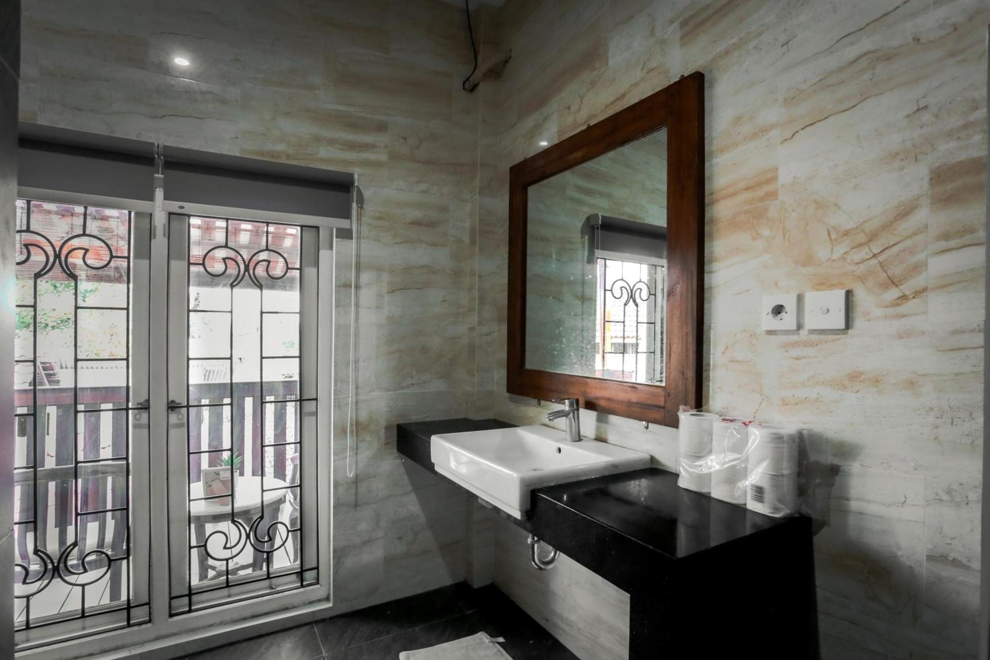 Inez Homestay Yogyakarta Exterior photo